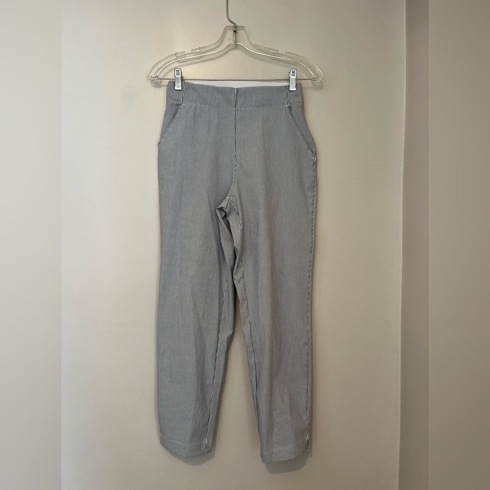 Max Studio size Small Dress Pants, pull on style POCKETS